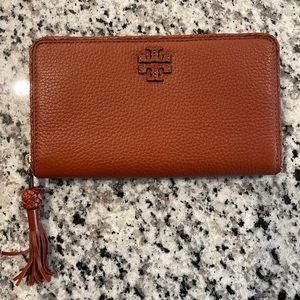 NWT TORY BURCH TAYLOR ZIP CONTINENTAL WALLET